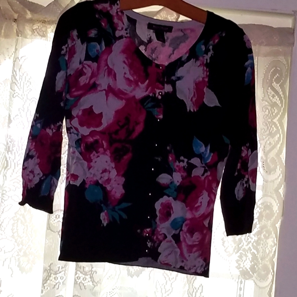 Size M, White House Black Market sweater